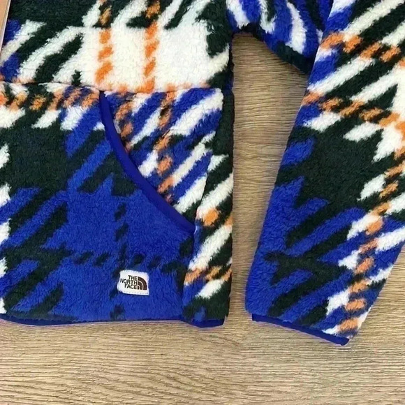 The North Face Girl’s Fleece Hoodie, Large (Size 12) - Picture 4 of 9